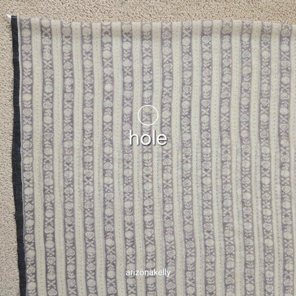 Kadhi and Co. Wool Scarf Lightweight *SMALL HOLE* - Picture 4 of 16